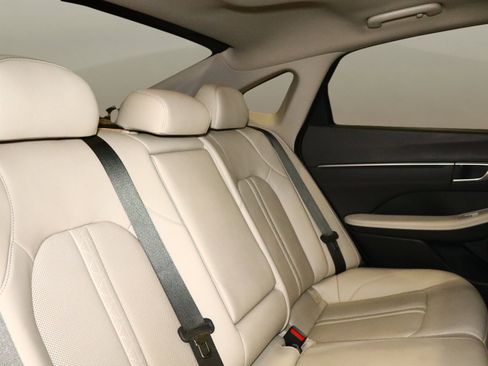 Used 2023 Hyundai Sonata Limited w/ Preferred Accessory Package image 18