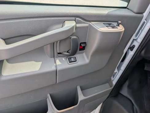 Used 2025 GMC Savana 2500 w/ Driver Convenience Package RWD image 19