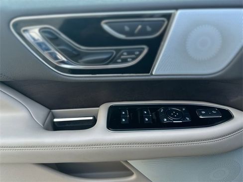 Used 2024 Lincoln Navigator Reserve image 14