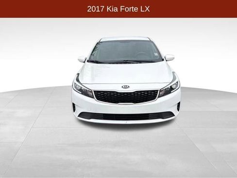 Used 2017 Kia Forte LX FWD image 2