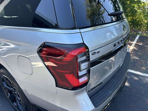 Used 2023 Ford Expedition Max Limited AWD/4WD image 10