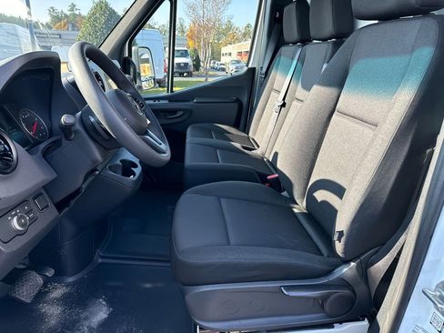 Used 2024 Mercedes-Benz Sprinter 3500 image 9