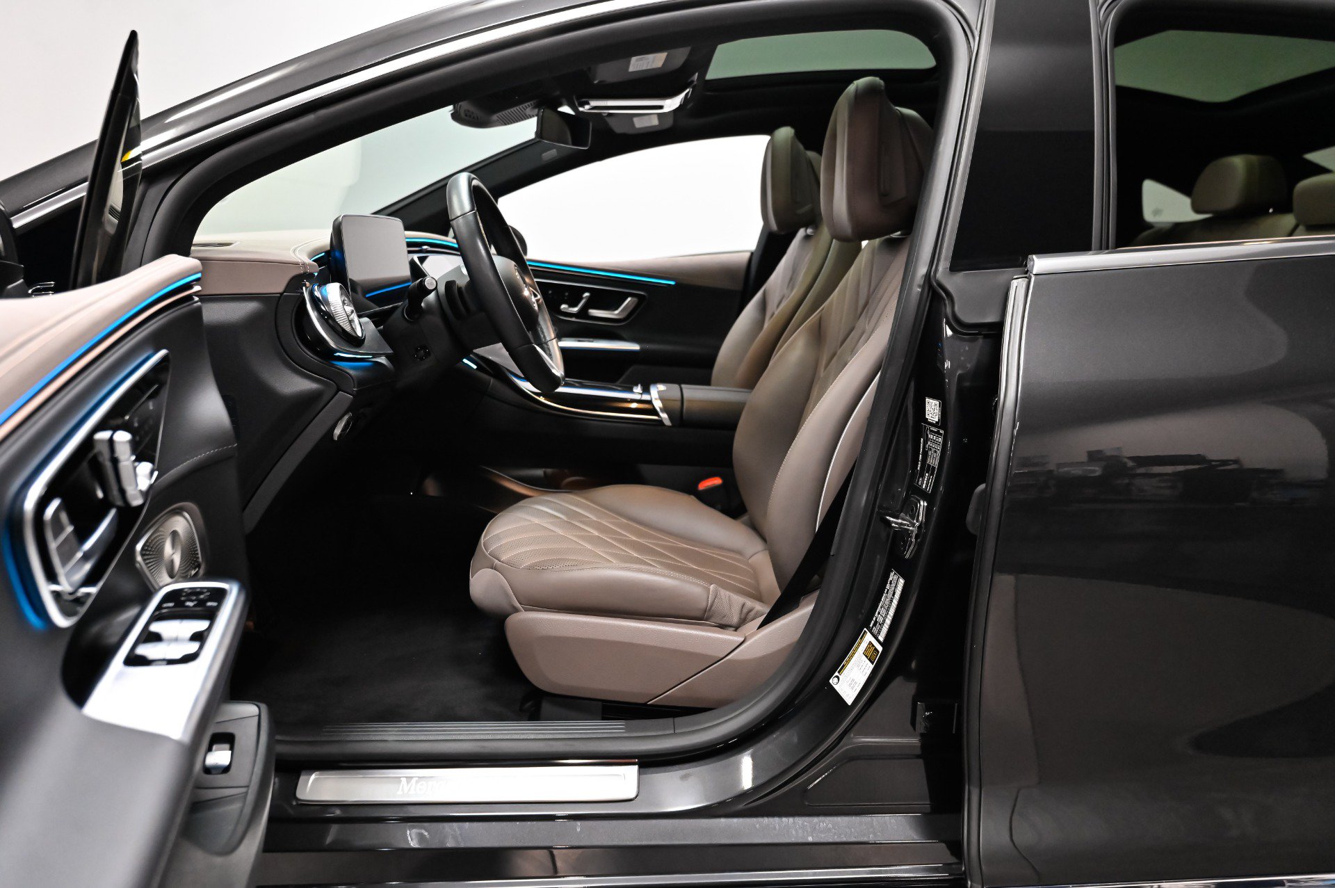 Used 2023 Mercedes-Benz EQE 350+ 4MATIC Sedan image 6