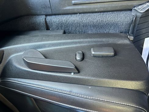 Used 2020 Chevrolet Colorado Z71 w/ Z71 Midnight Edition image 17