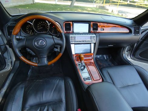 Used 2006 Lexus SC 430 Convertible RWD image 21
