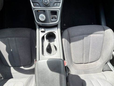 Used 2015 Chrysler 200 Limited image 26