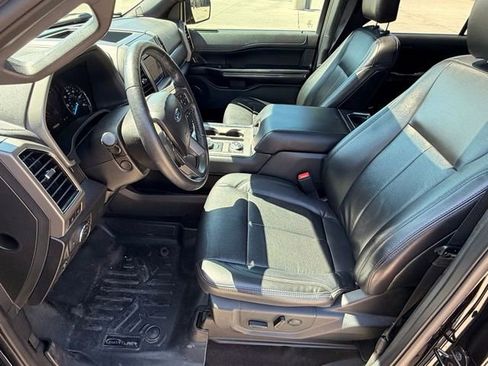 Used 2020 Ford Expedition XLT w/ Equipment Group 202A AWD/4WD image 11