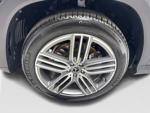 Used 2025 Mercedes-Benz GLS 450 4MATIC image 90