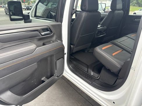 Used 2025 GMC Sierra 2500 AT4 AWD/4WD image 10