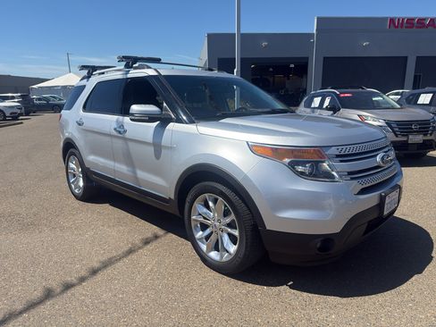 Used 2014 Ford Explorer Limited w/ Equipment Group 301A AWD/4WD image 3