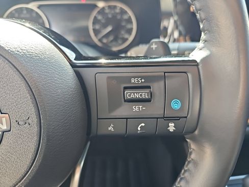 Used 2022 Nissan Pathfinder SV AWD/4WD image 17