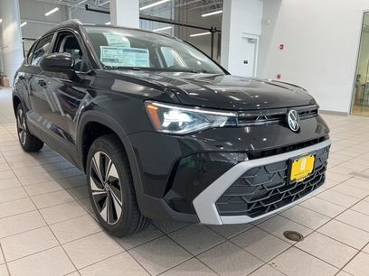 New 2025 Volkswagen Taos SE