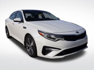 Used 2019 Kia Optima S w/ S Panoramic Sunroof Package video 2
