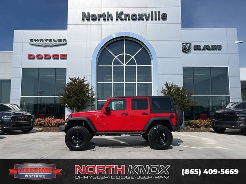 Used 2017 Jeep Wrangler Unlimited Sport w/ Connectivity Group AWD/4WD image 2