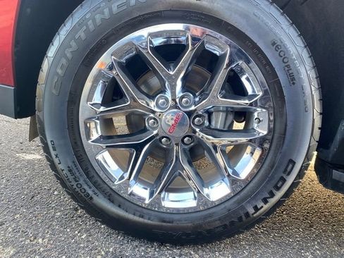 Used 2024 GMC Yukon SLE image 22