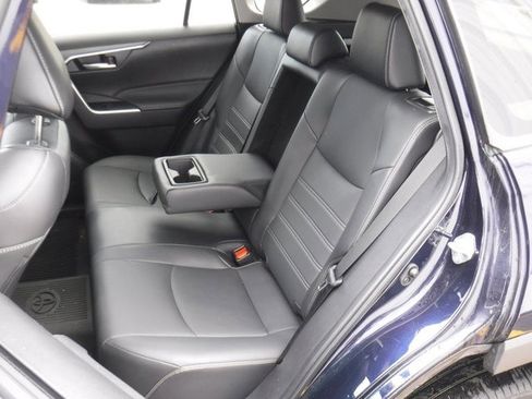 Used 2023 Toyota RAV4 XLE Premium image 40