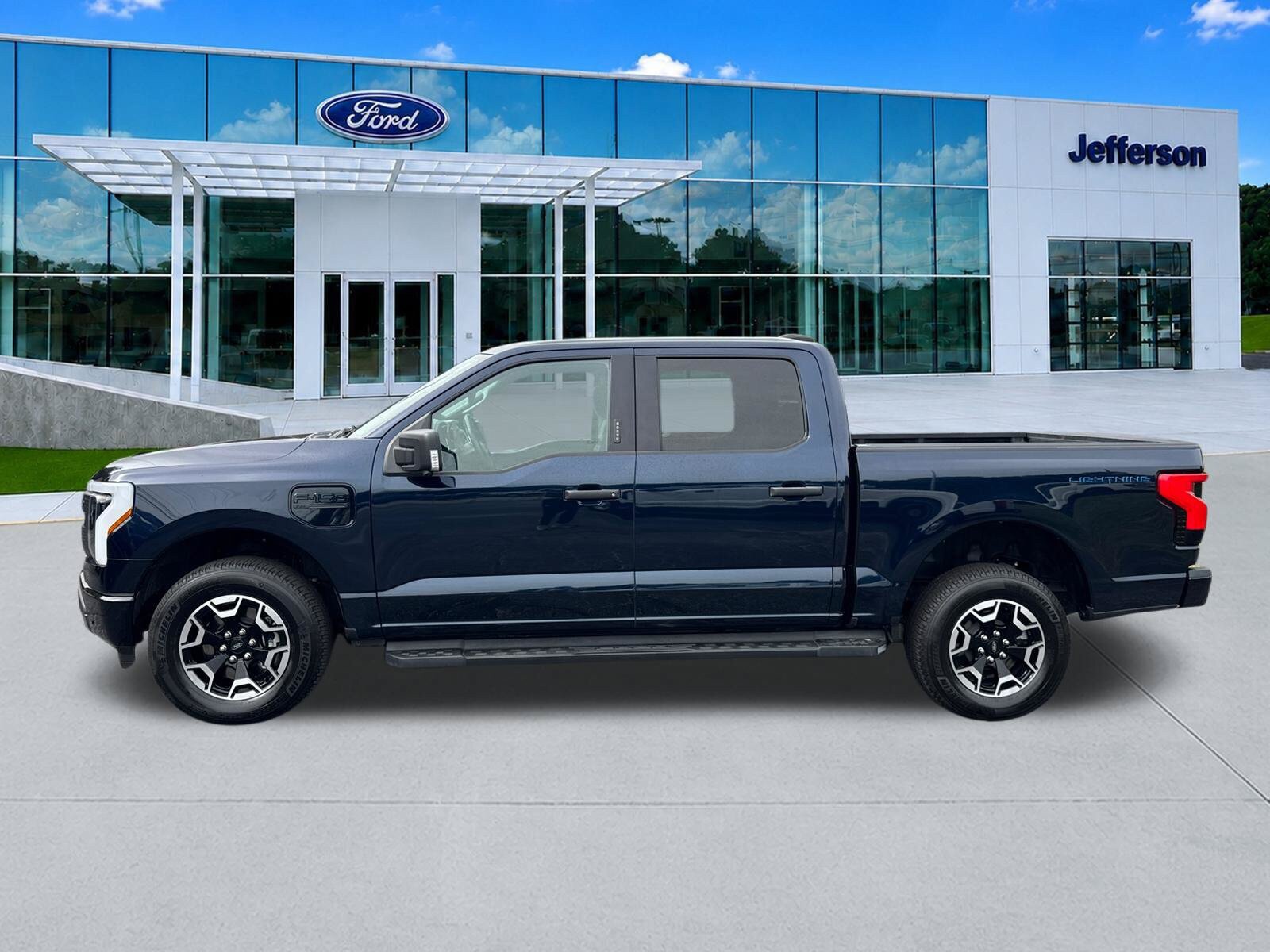 Used 2023 Ford F150 Lightning XLT AWD/4WD image 4