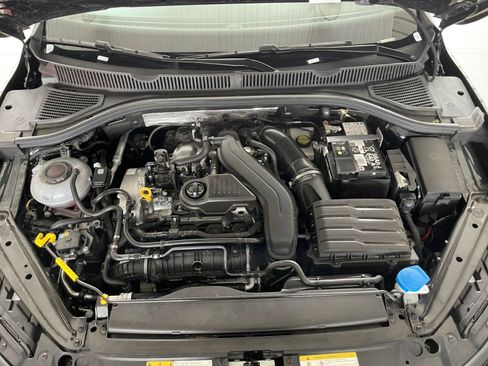 Used 2025 Volkswagen Jetta SE image 29