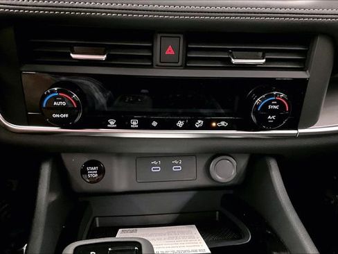 New 2025 Nissan Rogue SV image 25