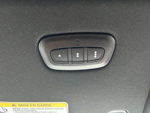 Used 2025 Jeep Wagoneer L Series III AWD/4WD image 26