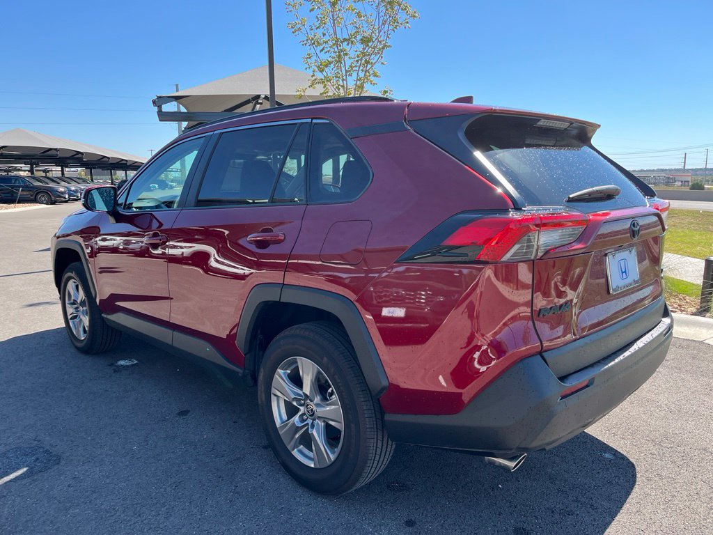 Used 2025 Toyota RAV4 XLE w/ Convenience Package AWD/4WD image 5