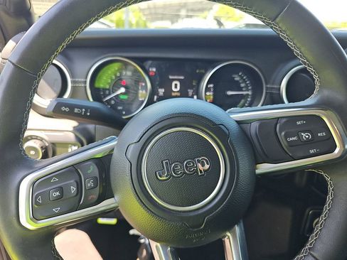 Used 2023 Jeep Wrangler Unlimited Sahara w/ Cold Weather Group AWD/4WD image 2