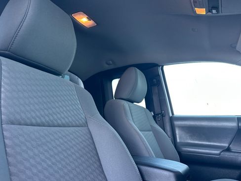Used 2020 Toyota Tacoma SR image 15