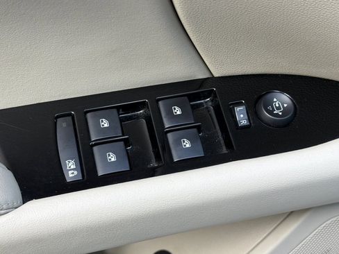 Used 2015 Cadillac XTS Luxury w/ Driver Awareness Package image 12