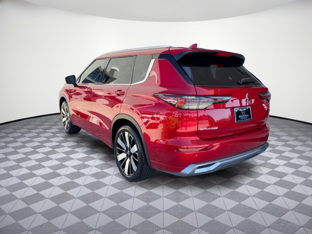 Used 2025 Mitsubishi Outlander SEL AWD/4WD image 3