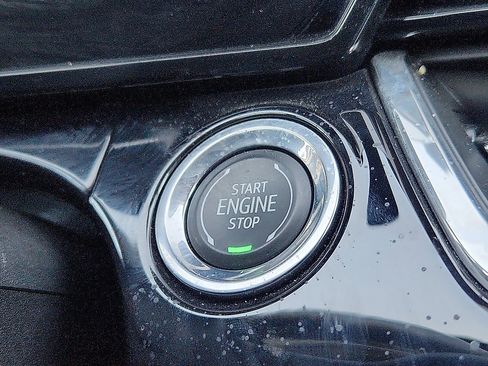 Used 2026 Chevrolet Trax RS w/ Sunroof Package image 9