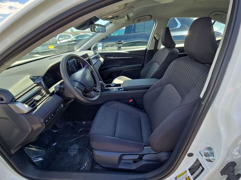 Used 2025 Toyota Camry LE FWD image 31