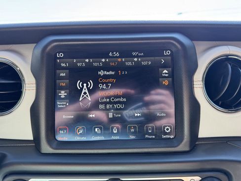 Used 2022 Jeep Gladiator Overland AWD/4WD image 21