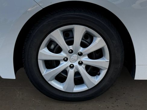 Used 2023 Toyota Corolla LE FWD image 29