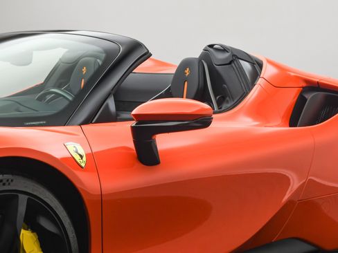 Used 2025 Ferrari SF90 Spider image 10