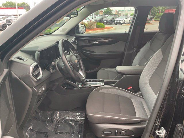 Used 2024 Chevrolet TrailBlazer LT w/ Convenience Package AWD/4WD image 13