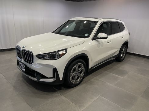 Used 2023 BMW X1 xDrive28i w/ Convenience Package AWD/4WD image 5