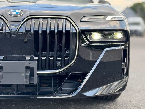 Used 2024 BMW 760i xDrive w/ Premium Package 2 image 25