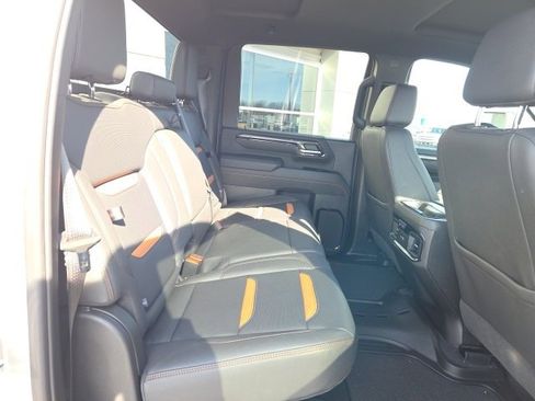 Used 2025 GMC Sierra 2500 AT4 image 26
