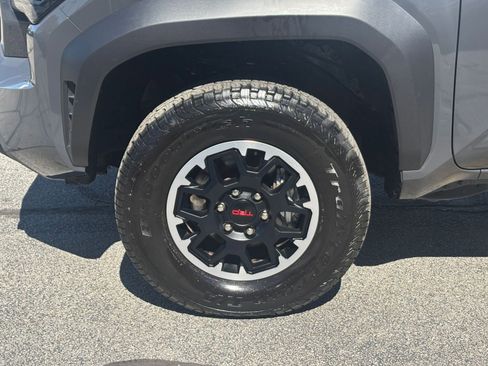 Used 2025 Toyota Tacoma TRD Off-Road image 35