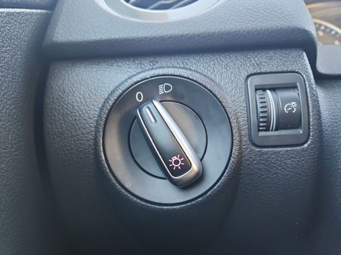 Used 2018 Volkswagen Tiguan Limited image 27