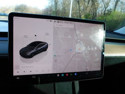 Used 2023 Tesla Model 3 Standard Range image 10