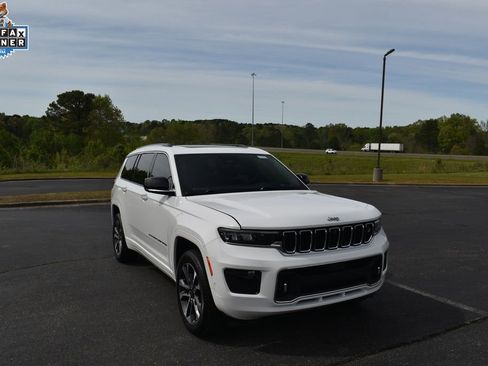 Used 2021 Jeep Grand Cherokee L Overland w/ Advanced Protech Group III image 1