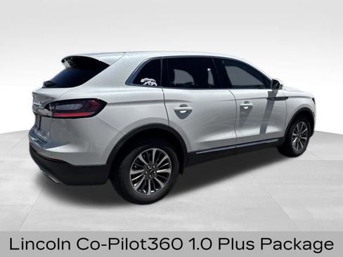 Used 2022 Lincoln Nautilus Reserve AWD/4WD image 5