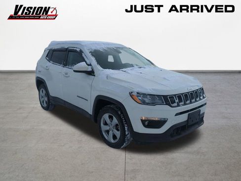 Used 2019 Jeep Compass Latitude w/ Cold Weather Group image 3