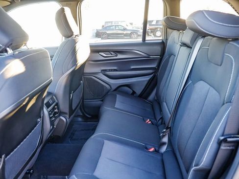 Certified 2025 Jeep Grand Cherokee Laredo X image 20