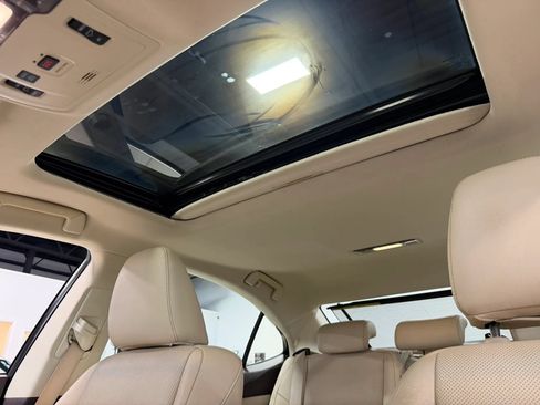 Used 2016 Lexus ES 350 w/ Luxury Package w/Wood Trim FWD image 21