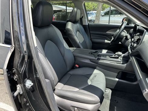Used 2024 Toyota Grand Highlander FWD image 9