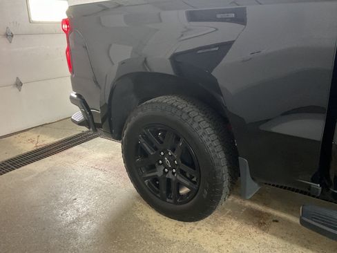 Used 2024 Chevrolet Silverado 1500 RST w/ Z71 Off-Road Package AWD/4WD image 11