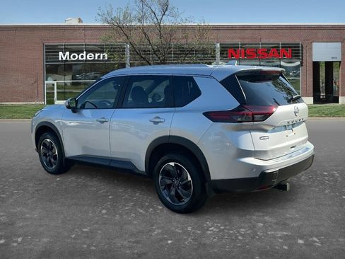 Certified 2025 Nissan Rogue SV w/ SV Premium Package FWD image 2