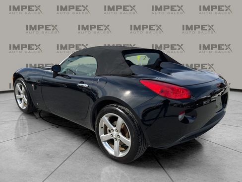 Used 2007 Pontiac Solstice Convertible w/ Premium Package image 3
